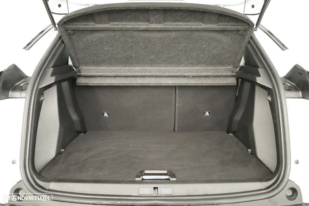 Peugeot 2008 1.2 PureTech Allure - 24