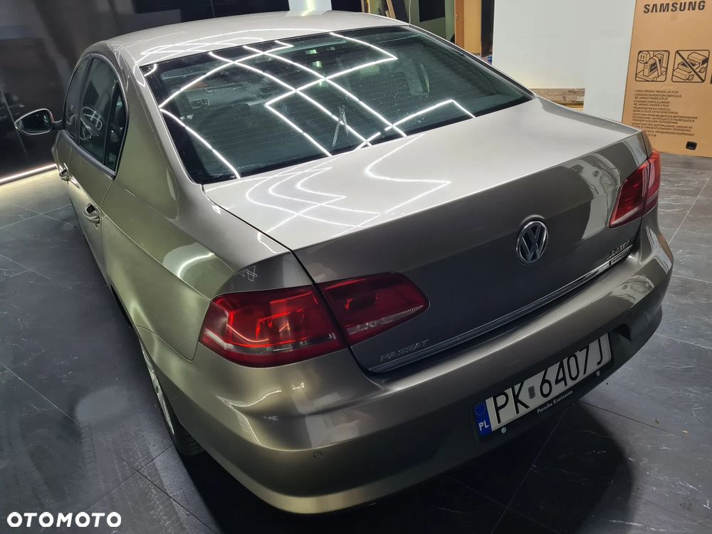Volkswagen Passat 2.0 TDI Comfortline - 16