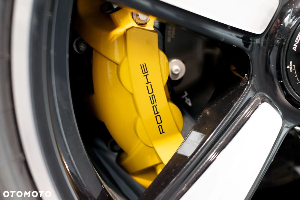 Porsche 911 Turbo S - 12