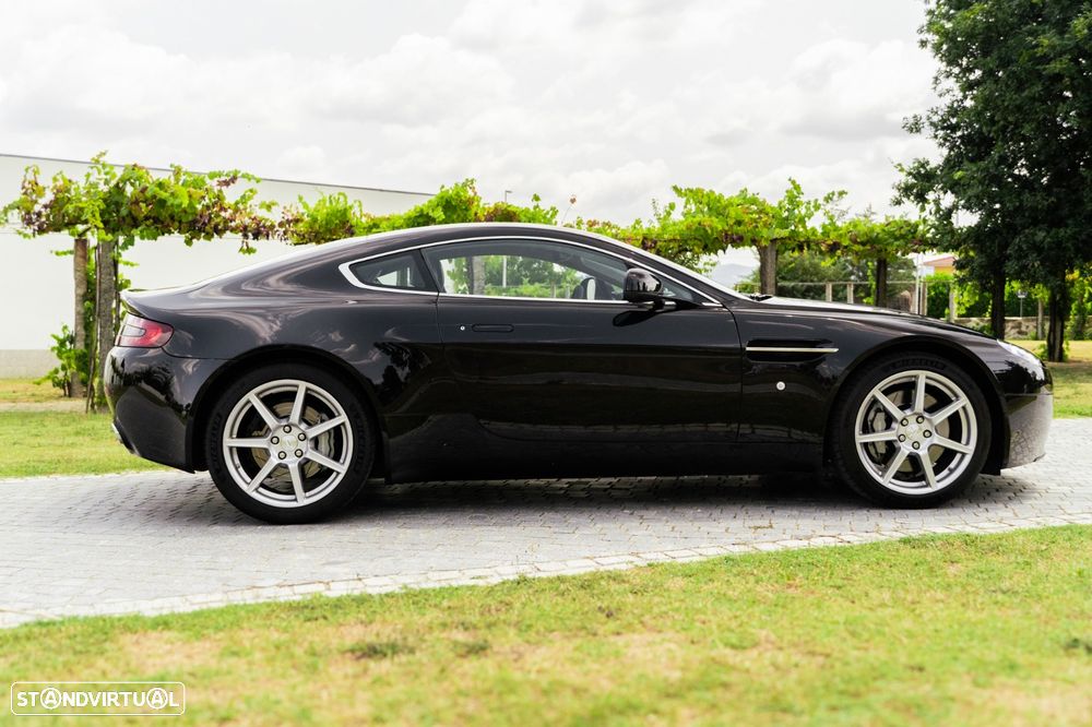 Aston Martin Vantage Coupe V8 Sportshift - 35