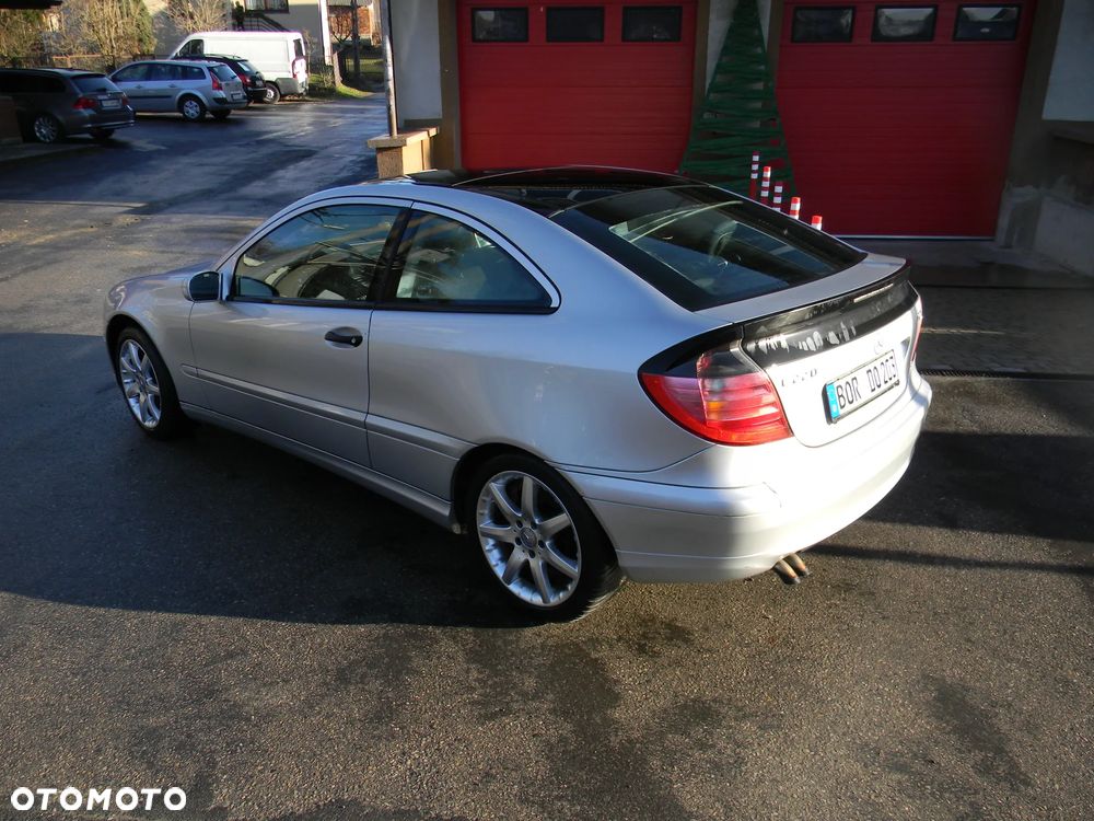 Mercedes-Benz Klasa C 220 CDI Automatik DPF Sport Edition - 10