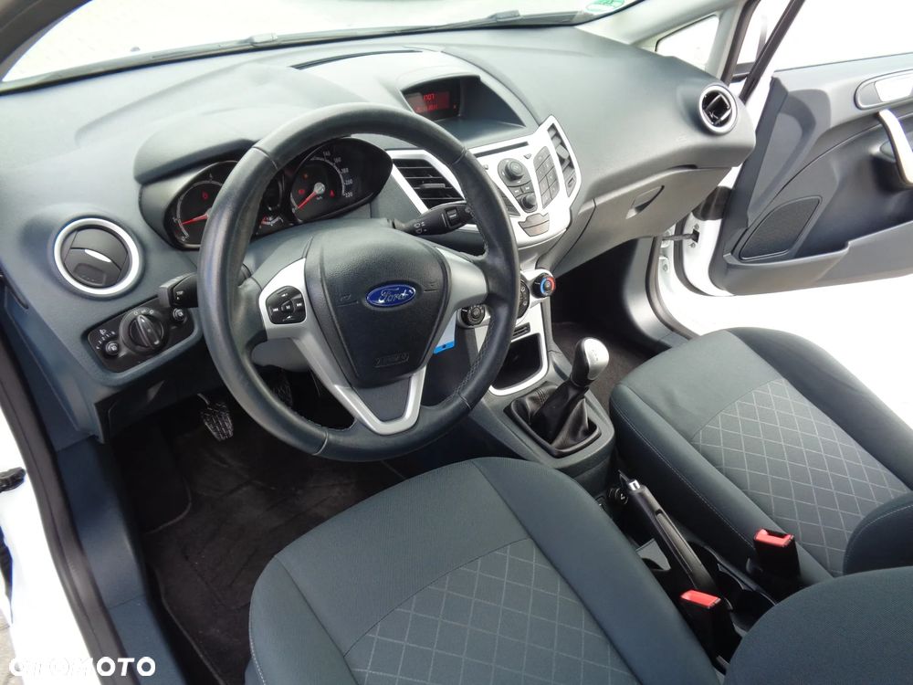 Ford Fiesta 1.25 Champions Edition - 21