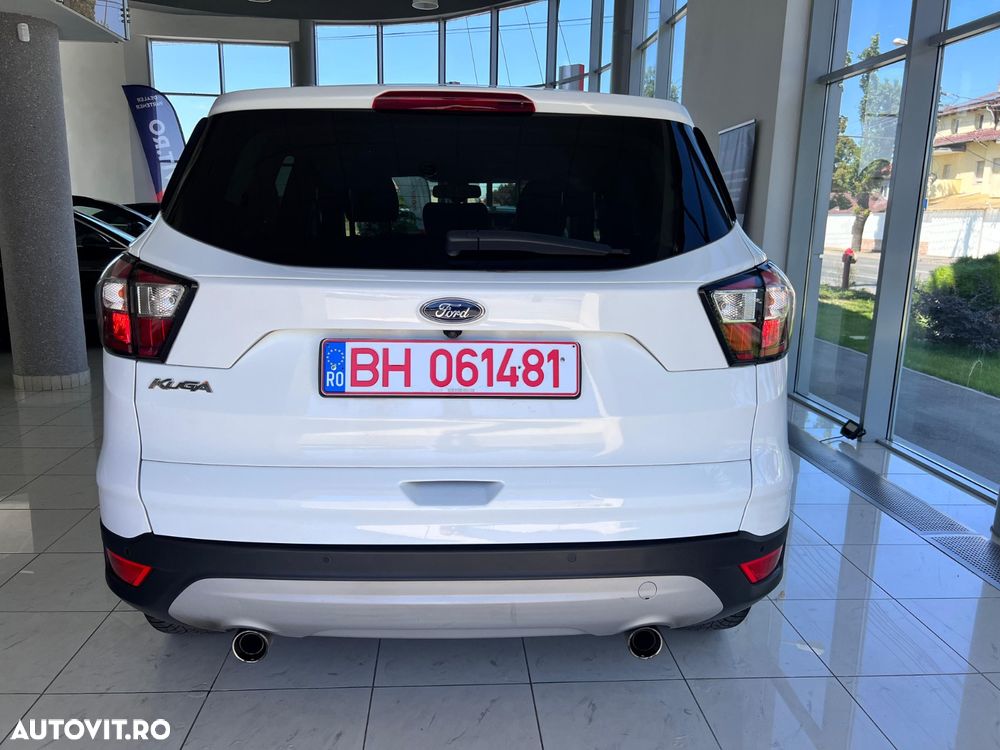 Ford Kuga - 4