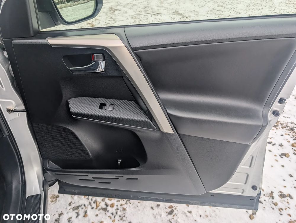 Toyota RAV4 2.0 D-4D Premium - 32