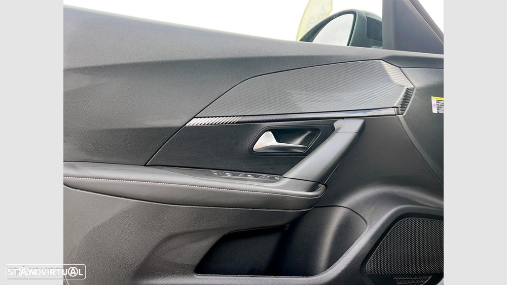 Peugeot 2008 1.2 Hybrid Allure e-DCS6 - 11