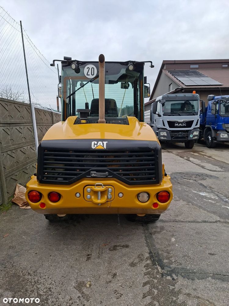 Caterpillar CAT 906 M - 7