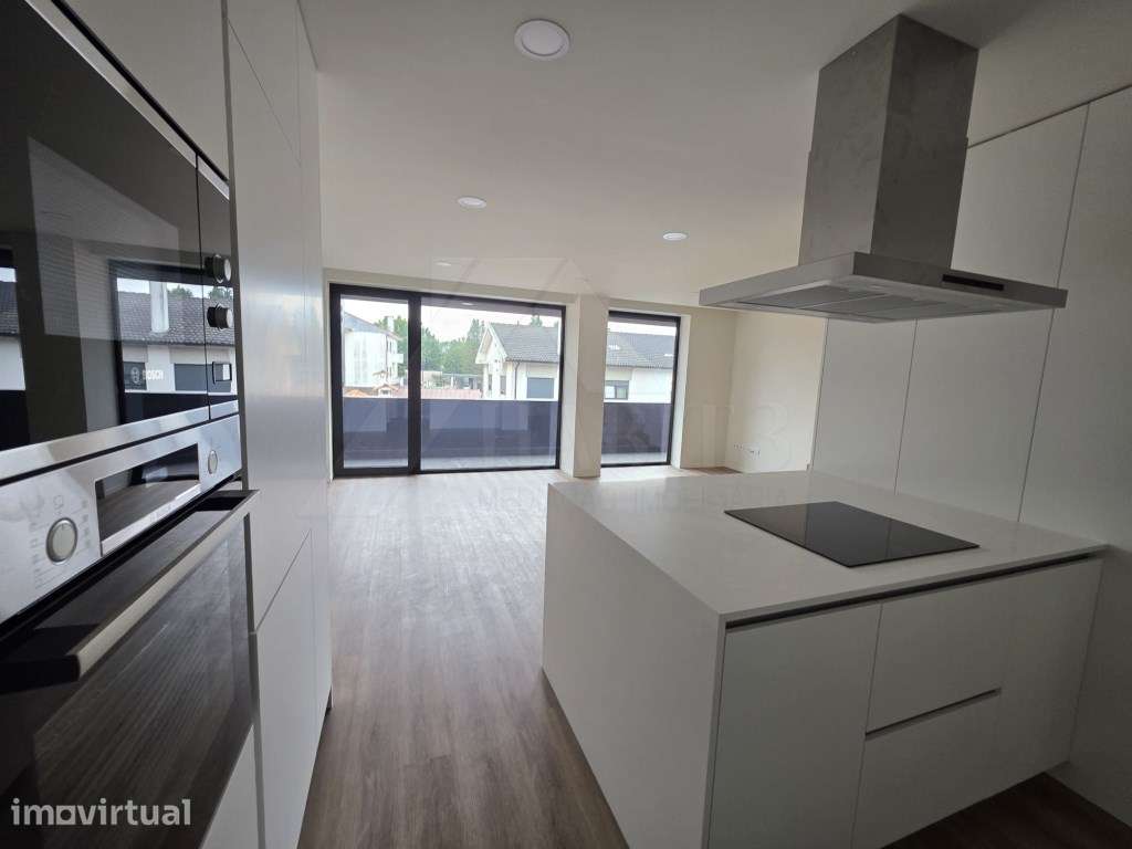 Apartamento T3 Duplex - Varandas com 38,50 m² - Grande imagem: 3/29