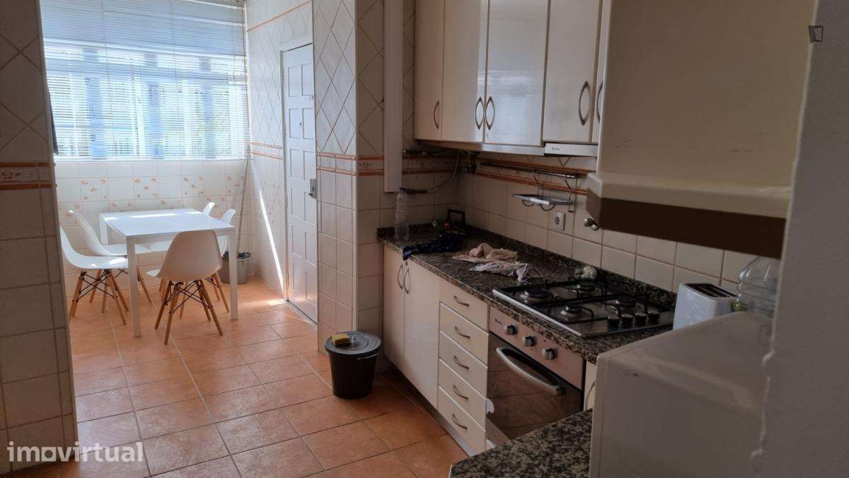 Quarto - localizado em Cidral Coimbra - Grande imagem: 4/11
