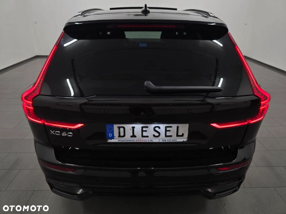 Volvo XC 60 B4 D Plus Dark - 37