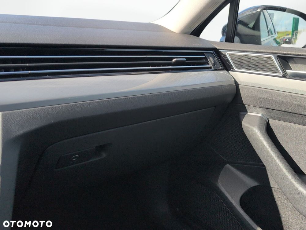 Volkswagen Passat - 41