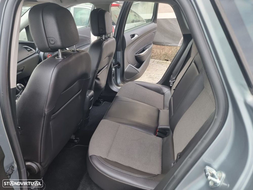 Opel Astra 2.0 CDTi Cosmo - 14