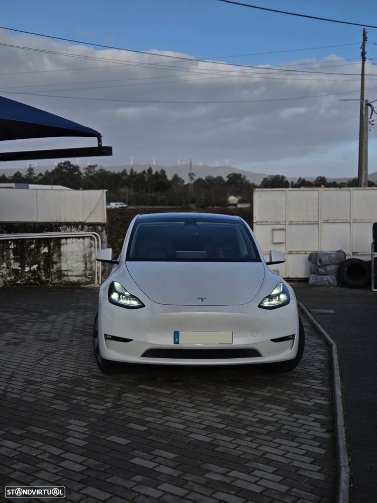 Tesla Model Y Long Range Dual Motor AWD - 3