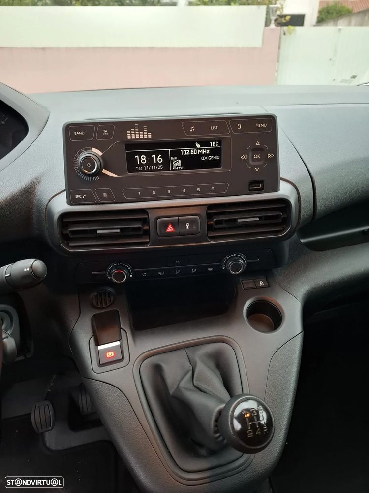 Peugeot Partener  1.5 Blue HDI Pro Standard 3 lugares - 12