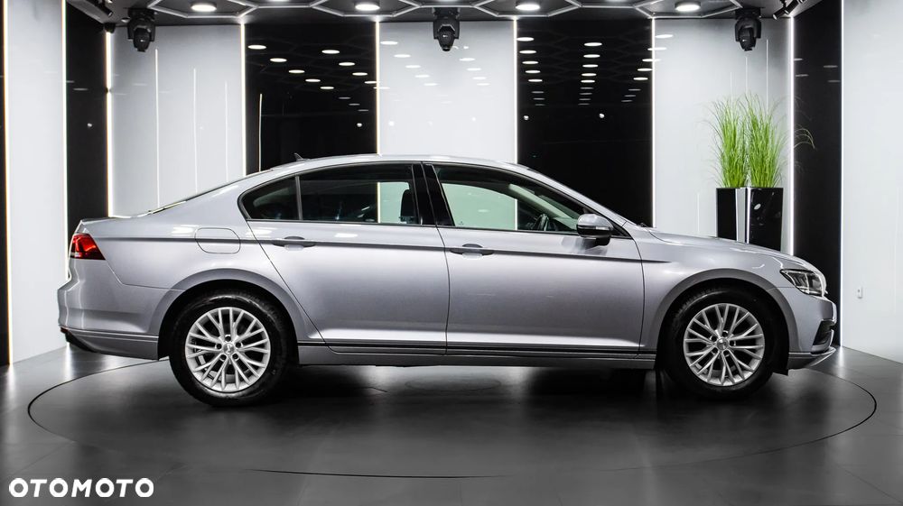 Volkswagen Passat 2.0 TDI EVO Essence - 8