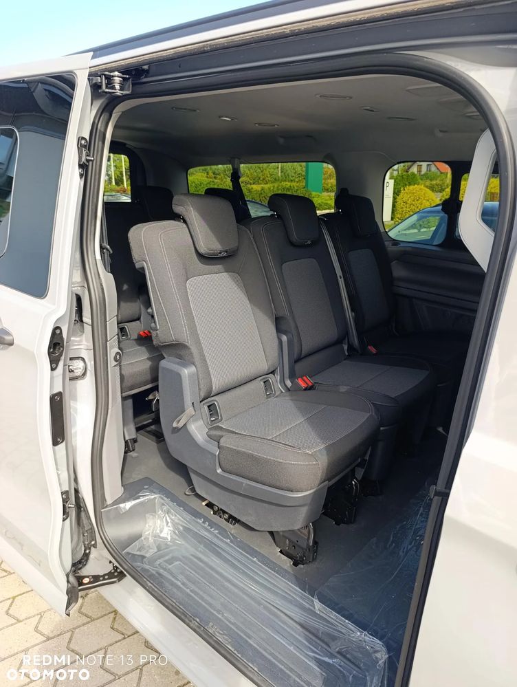 Volkswagen Caravelle - 4