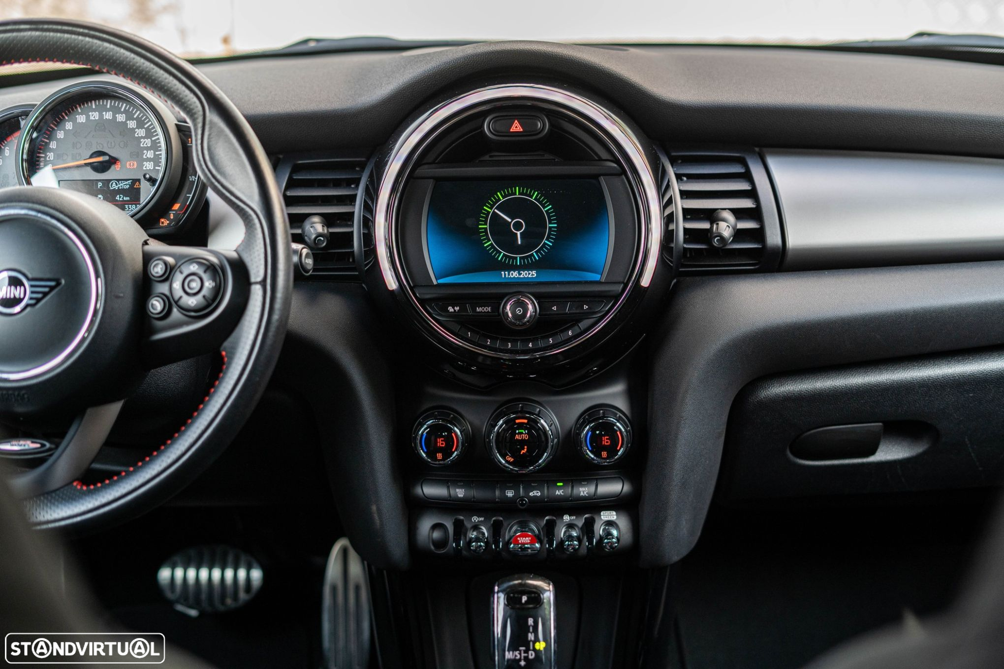 MINI 5 Portas Cooper Auto - 16