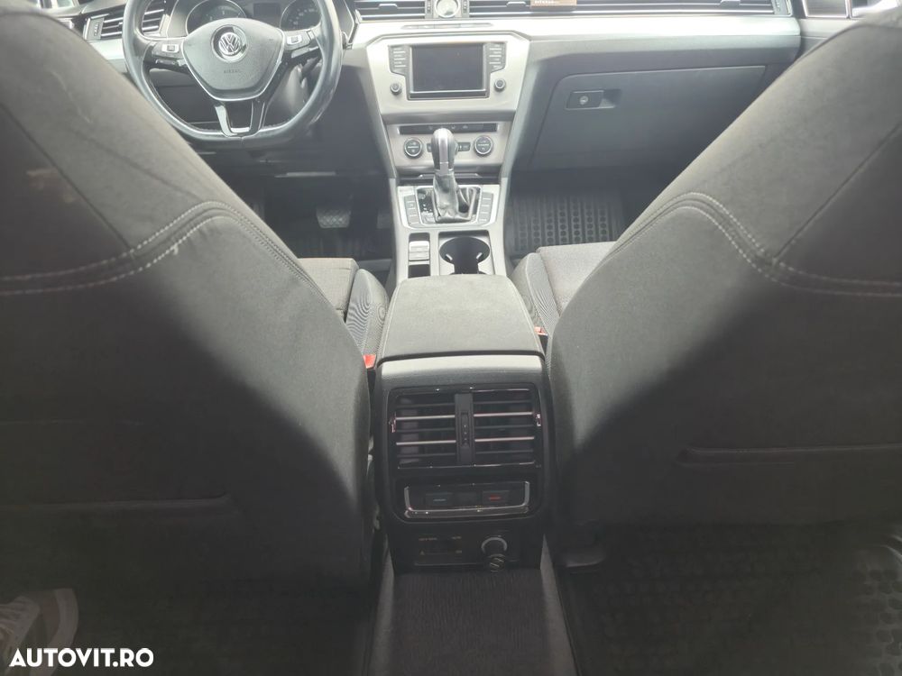 Volkswagen Passat 1.6 TDI (BlueMotion Technology) DSG Comfortline - 24