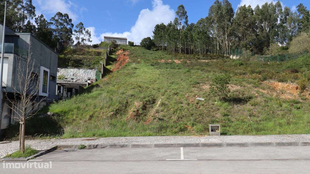 Terreno de 1379m2 com área de construção de 300m2 - Grande imagem: 2/11