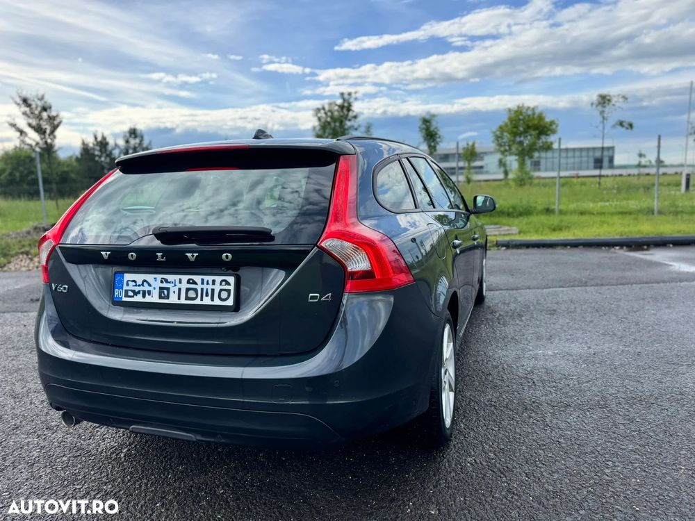 Volvo V60 D4 Geartronic Summum - 6