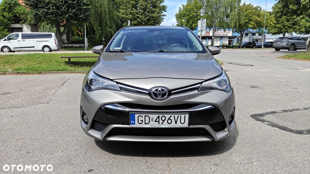 Toyota Avensis - 2