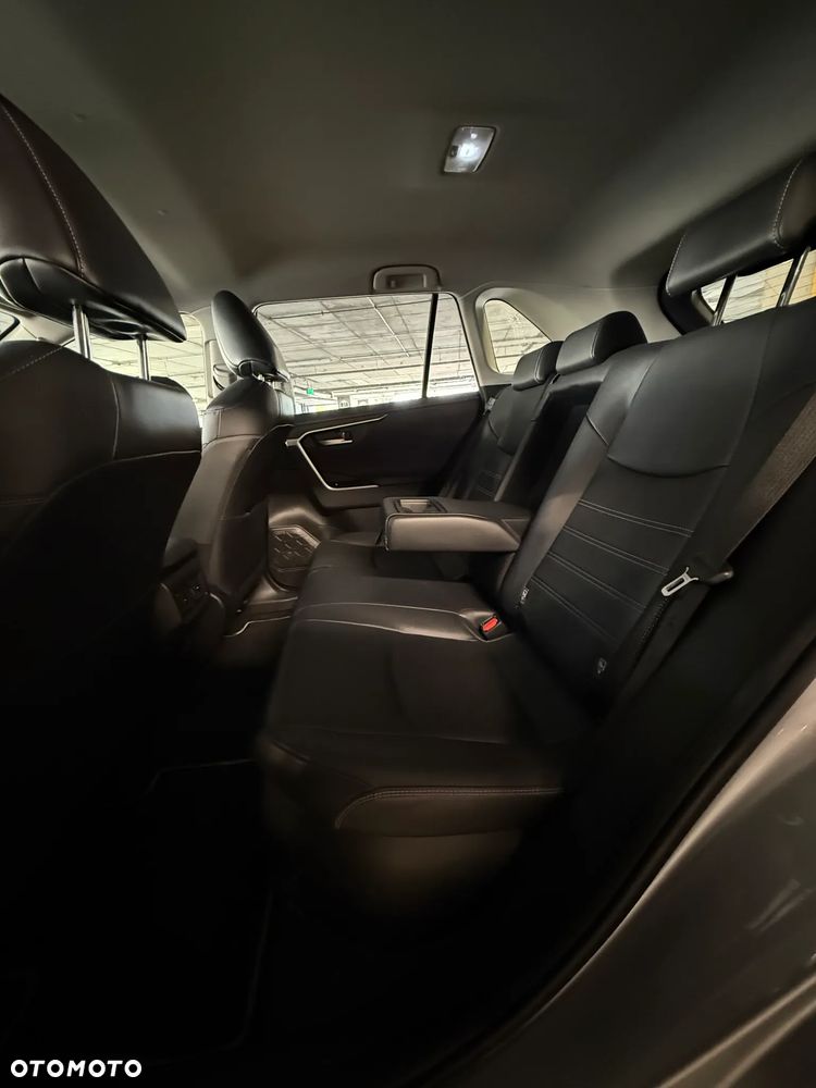 Toyota RAV4 - 9
