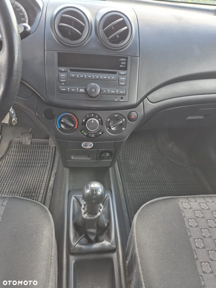 Chevrolet Aveo 1.2 16V Base - 7