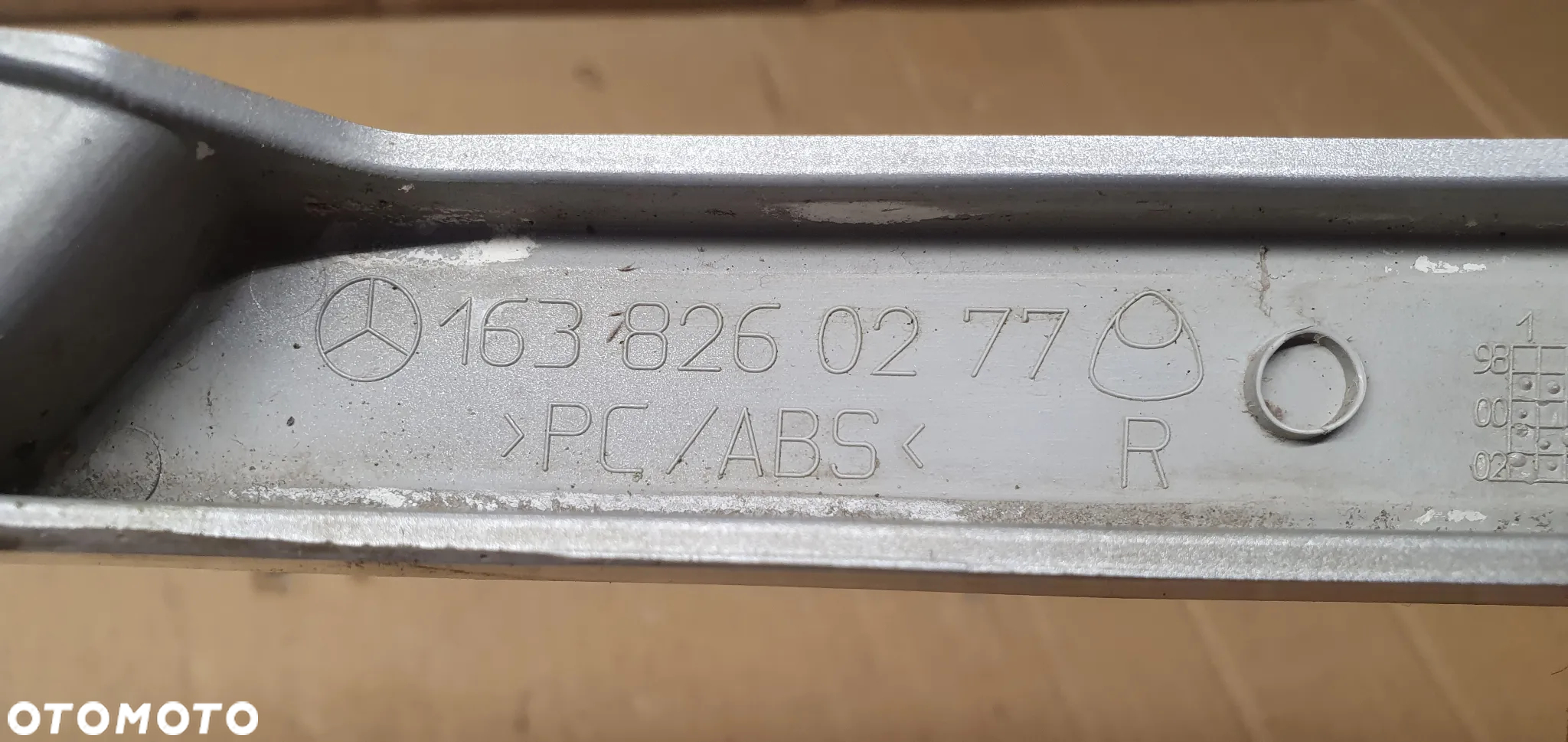 Listwa pod lampę prawy przód przednia prawa Mercedes ML W163 744 C744 1638260277 - 6
