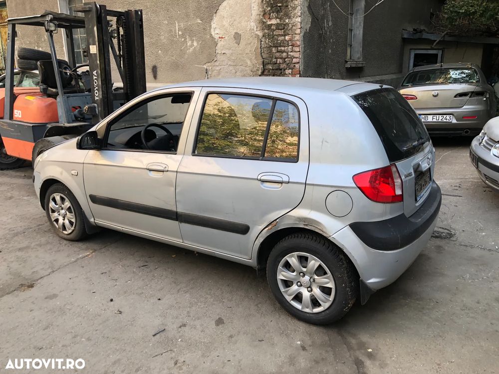 Dezmembrez Hyundai Getz 2009 1,1 benzima gri argintiu facelift - 6
