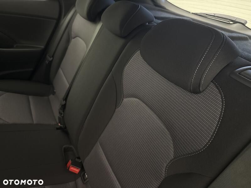 Hyundai i30 1.5 DPI Classic + - 12