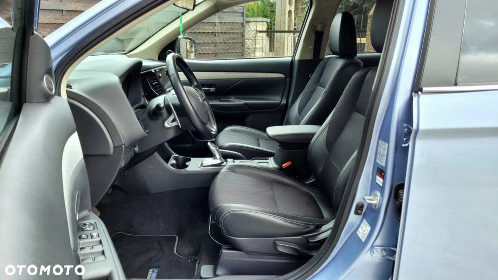 Mitsubishi Outlander - 8