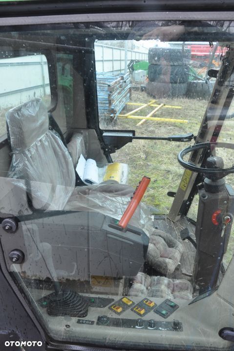 KABINA JOHN DEERE 1550 WTS - 7