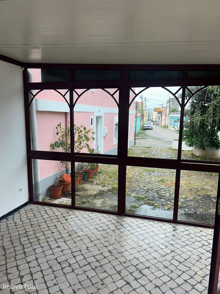 Imóvel comercial para arrendar na Trafaria - Grande imagem: 3/10