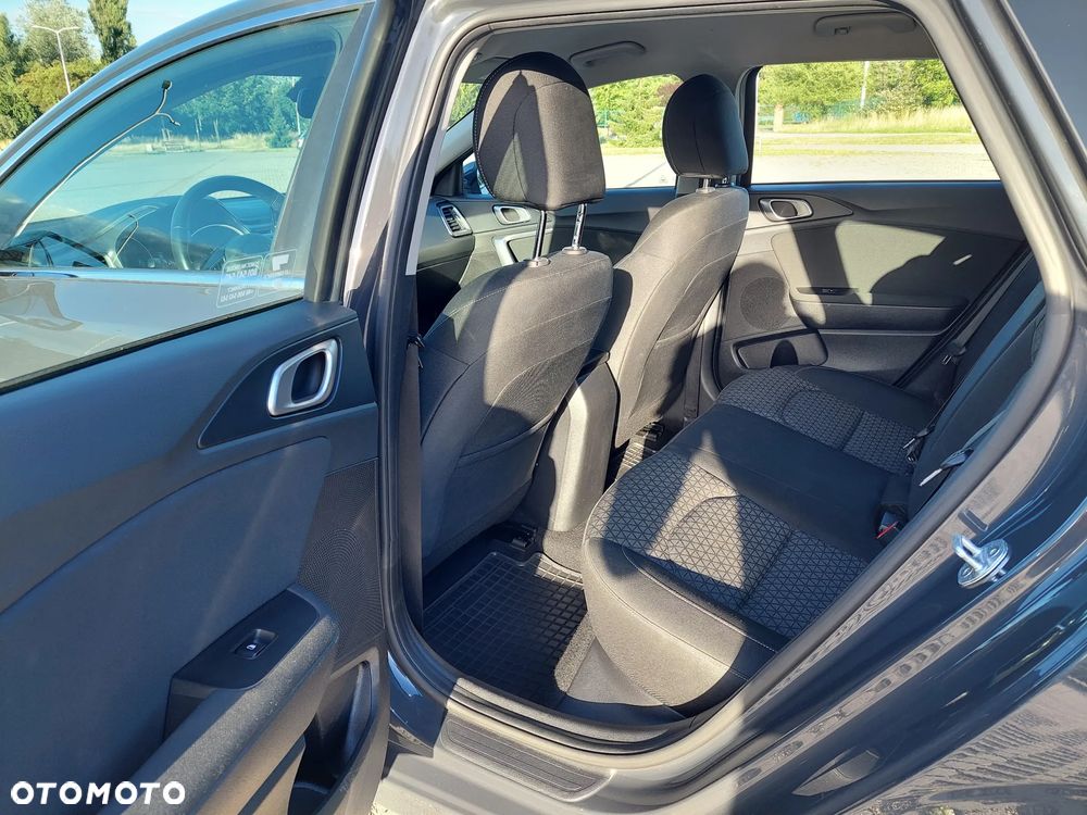 Kia Ceed 1.6 CRDi mHEV M - 18