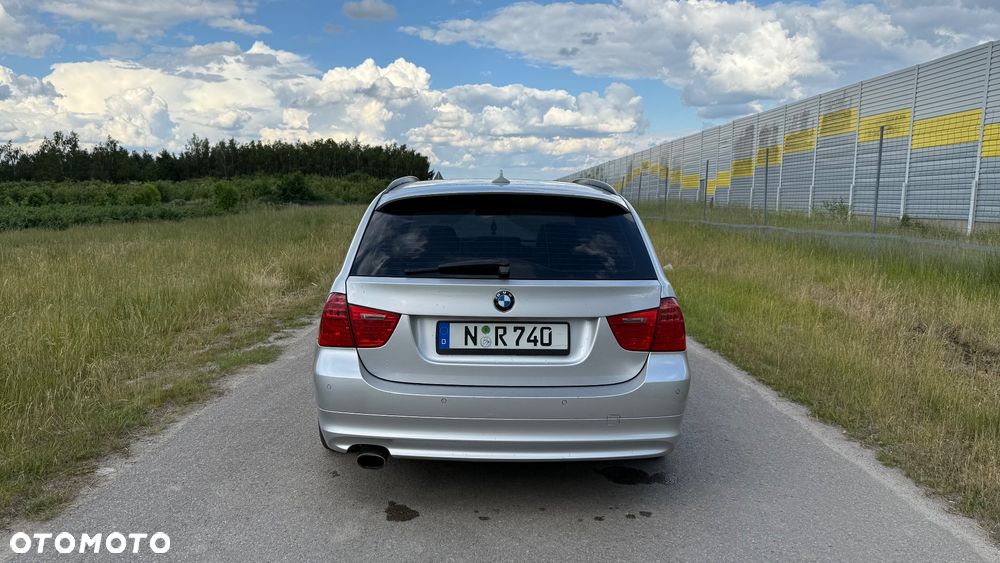 BMW Seria 3 320d DPF - 12