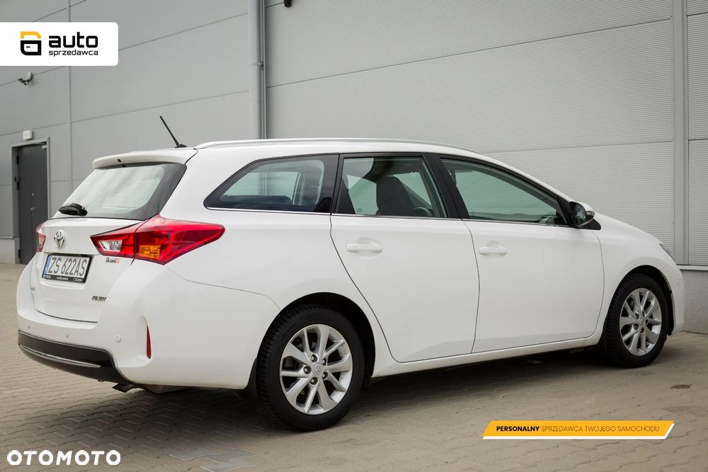 Toyota Auris 1.33 VVT-i Premium Comfort - 25