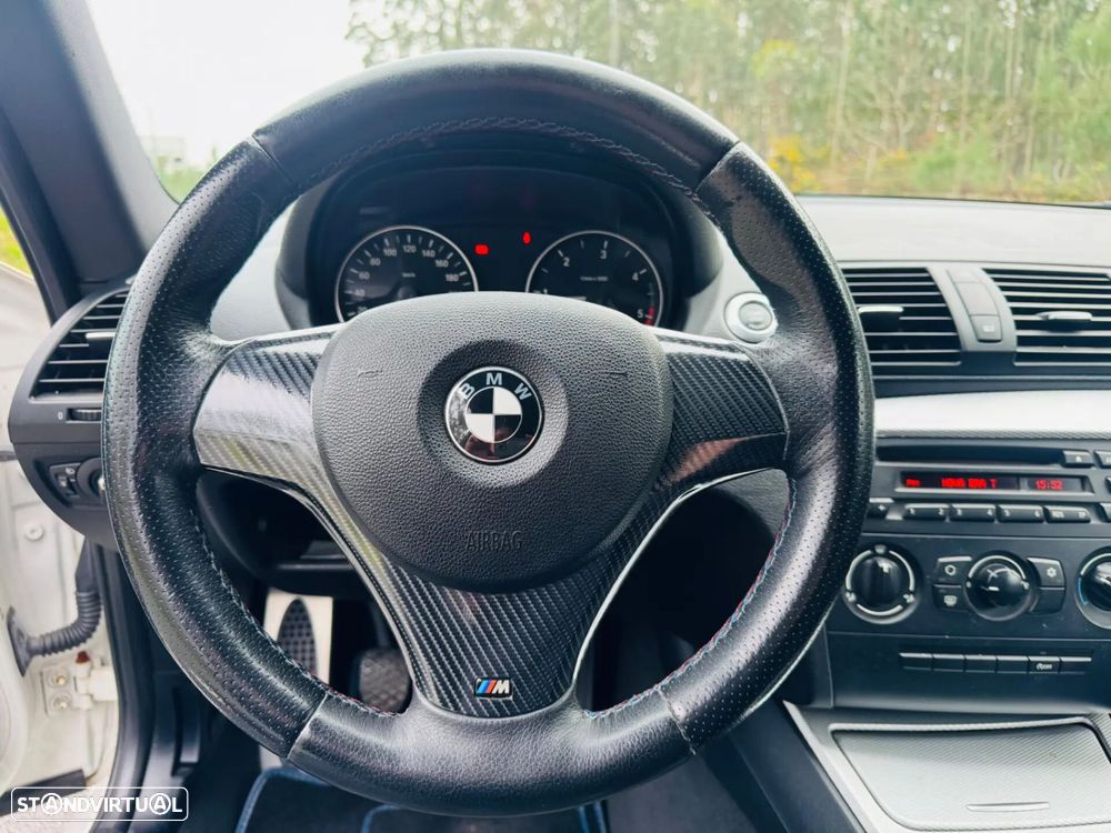 BMW 118 d Pack M - 21