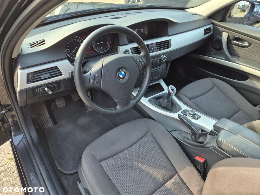 BMW Seria 3 318d DPF Edition Exclusive - 11