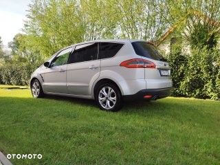 Ford S-Max - 17