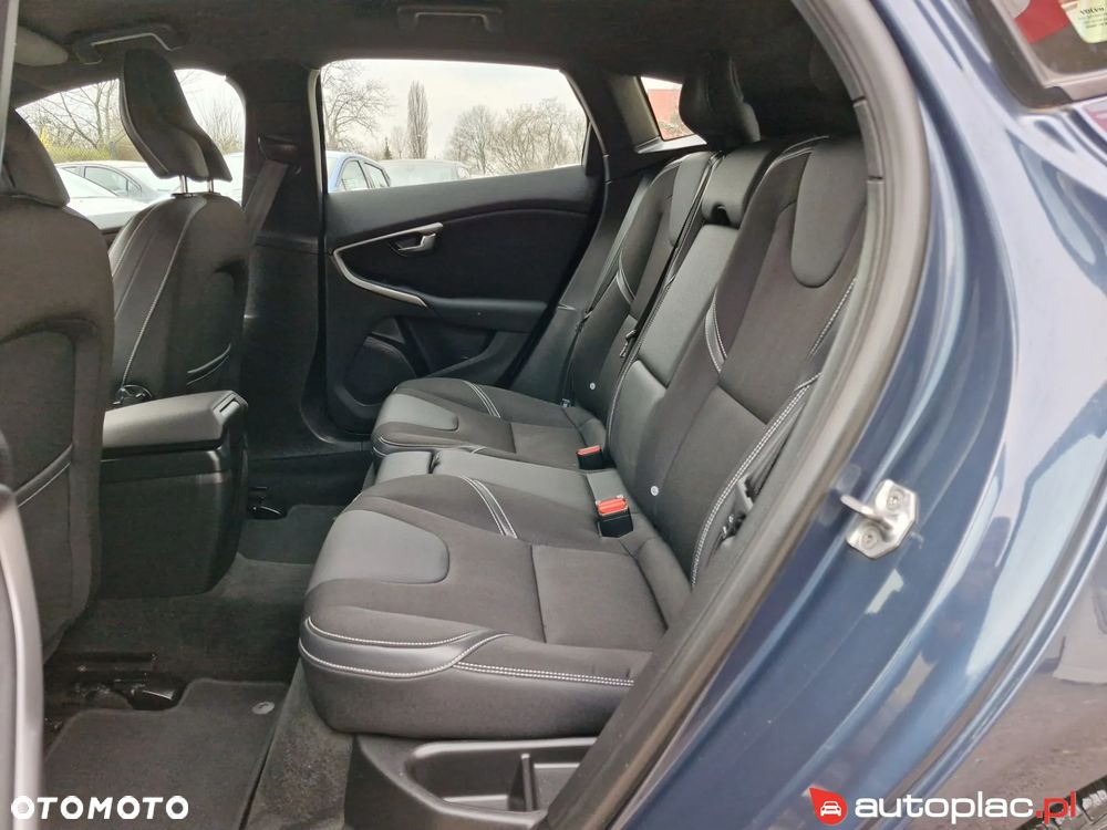 Volvo V40 D2 Momentum - 14