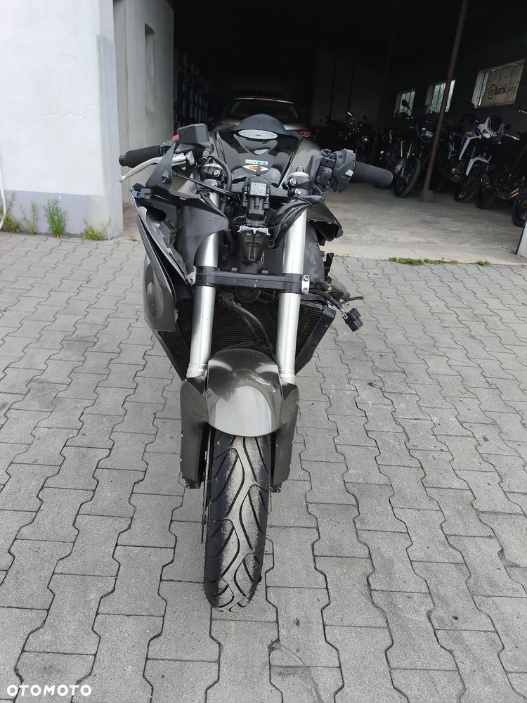 Honda VFR - 25