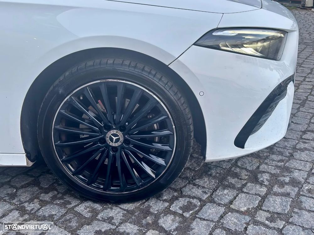 Mercedes-Benz A 250 Limousine e 8G-DCT AMG Line - 4