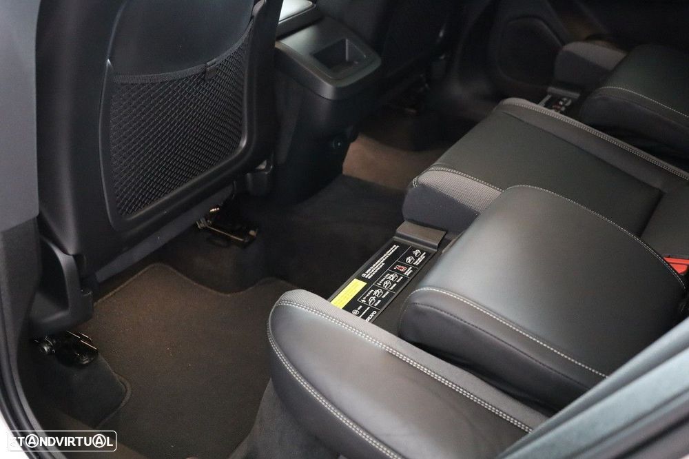 Volvo XC 60 2.0 B4 Plus Dark - 14