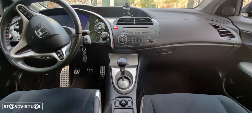 Honda Civic 1.8 Sport - 39