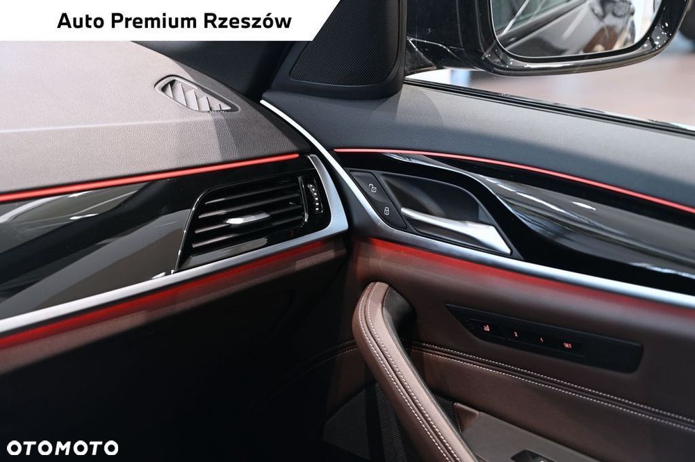 BMW Seria 5 540i xDrive mHEV M Sport sport - 16