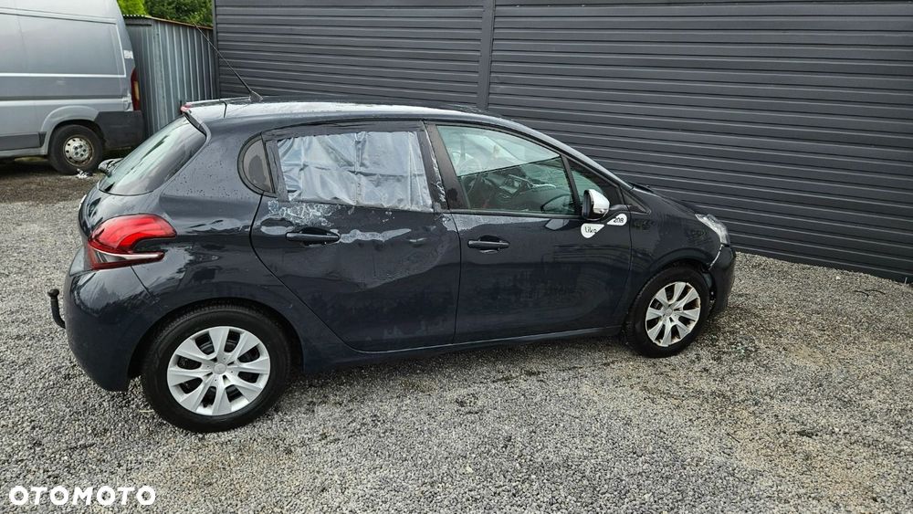 Peugeot 208 - 21