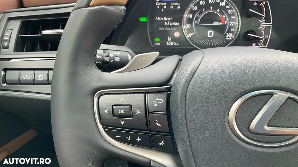 Lexus Seria ES 300h 2.5 TNGA HV 25H- 4X2 CVT Luxury - 9