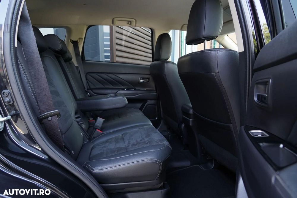 Mitsubishi Outlander 2.0 4WD Plus - 9