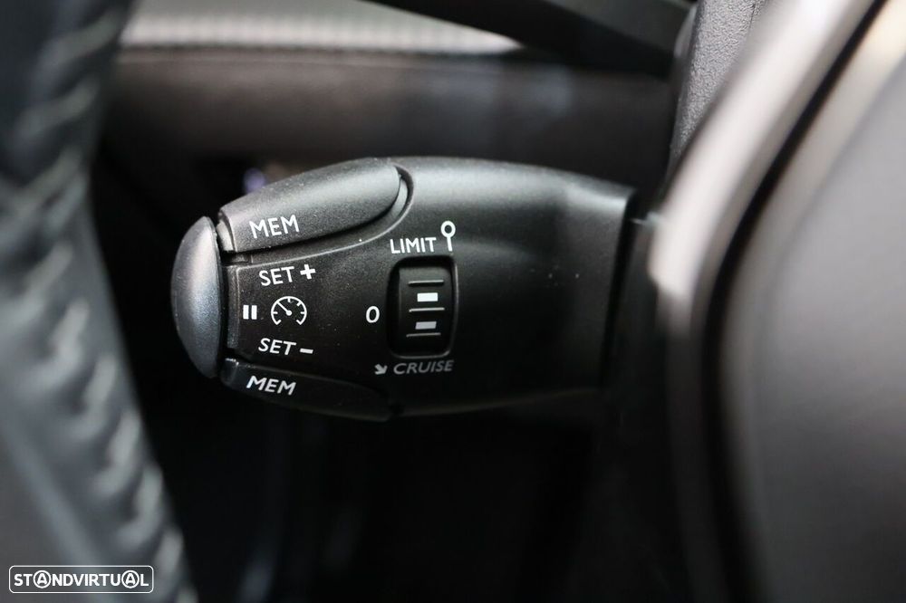 Peugeot 2008 1.2 PureTech Active Pack - 12