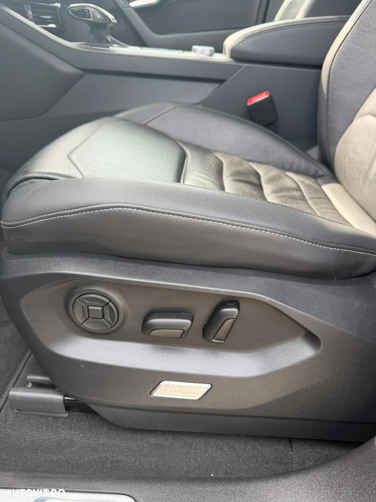 Volkswagen Touareg V6 TDI 4MOTION Elegance - 12