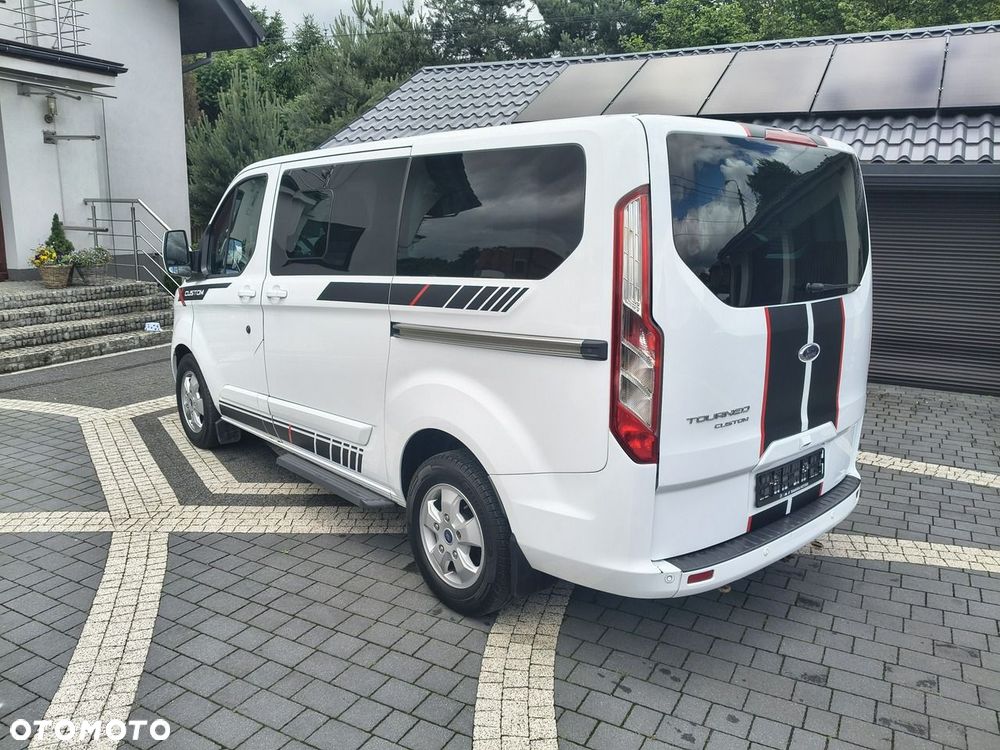 Ford Tourneo Custom - 5
